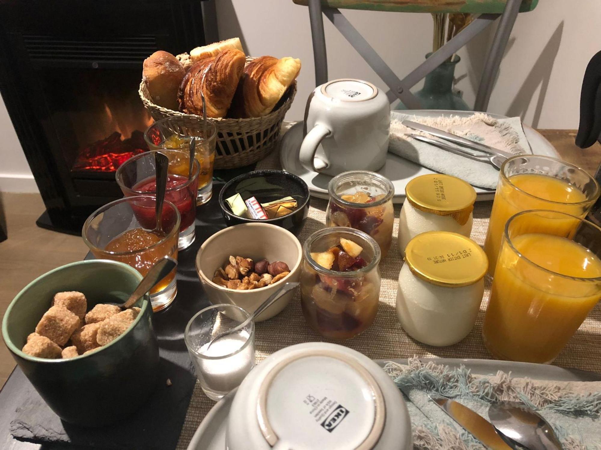 Bed and Breakfast La Pause à Surville  Extérieur photo